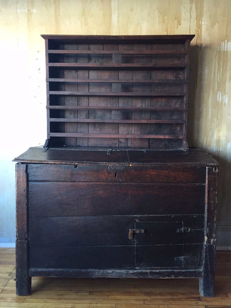 Italian Antique Cabinet With Plate Rack - Mercato Antiques - 1